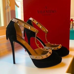 Valentino black suede t- strap peep toe heel